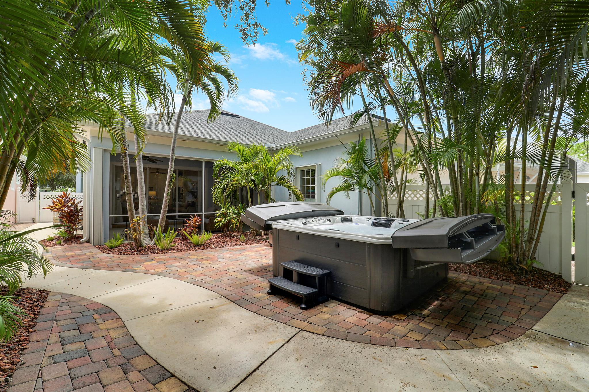 117 Poinciana Dr Jupiter, FL 33458