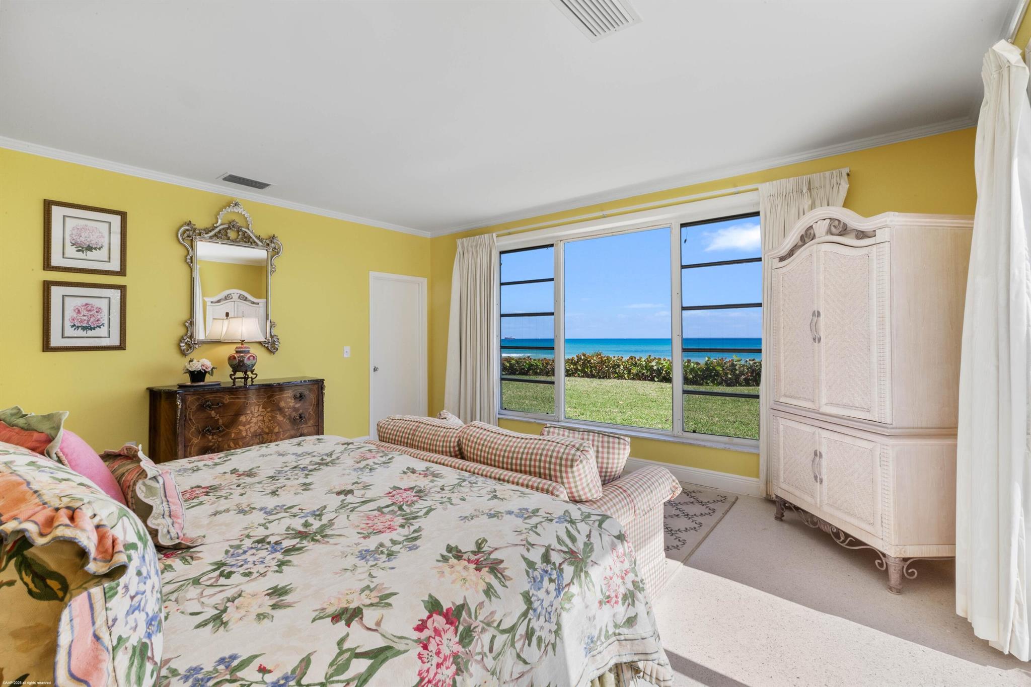 15 S Beach Rd Jupiter Island, FL 33455
