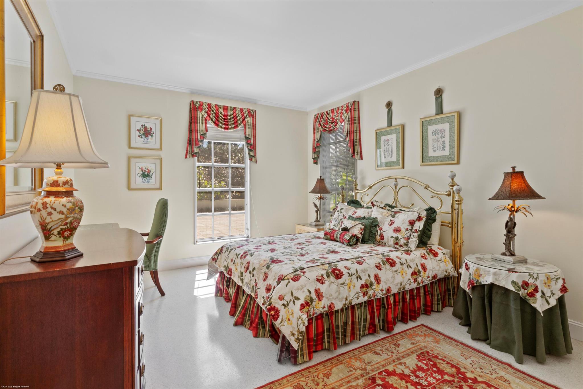 15 S Beach Rd Jupiter Island, FL 33455