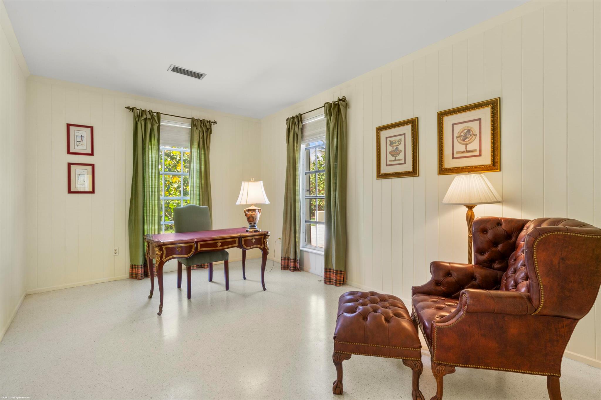 15 S Beach Rd Jupiter Island, FL 33455