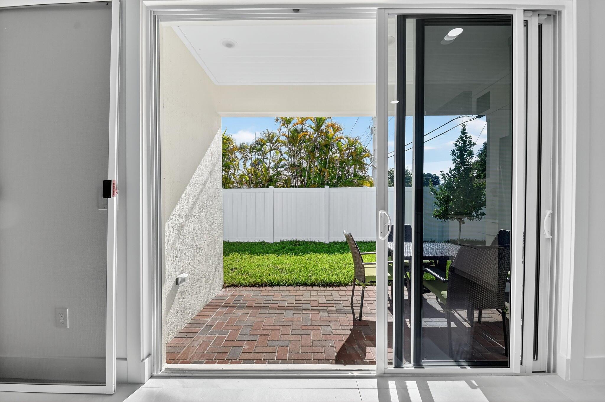 601 N Loxahatchee Dr Jupiter, FL 33458