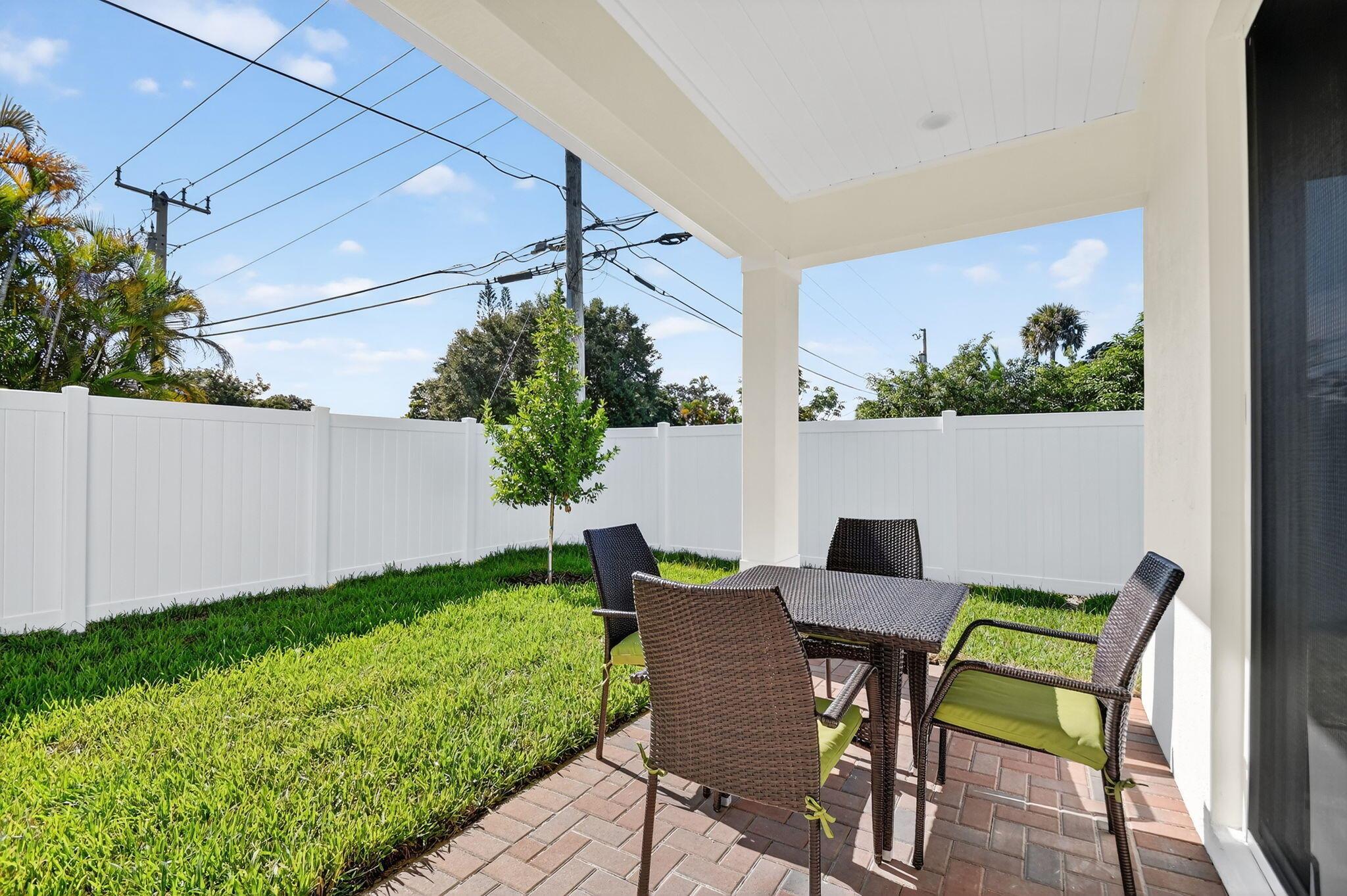 601 N Loxahatchee Dr Jupiter, FL 33458