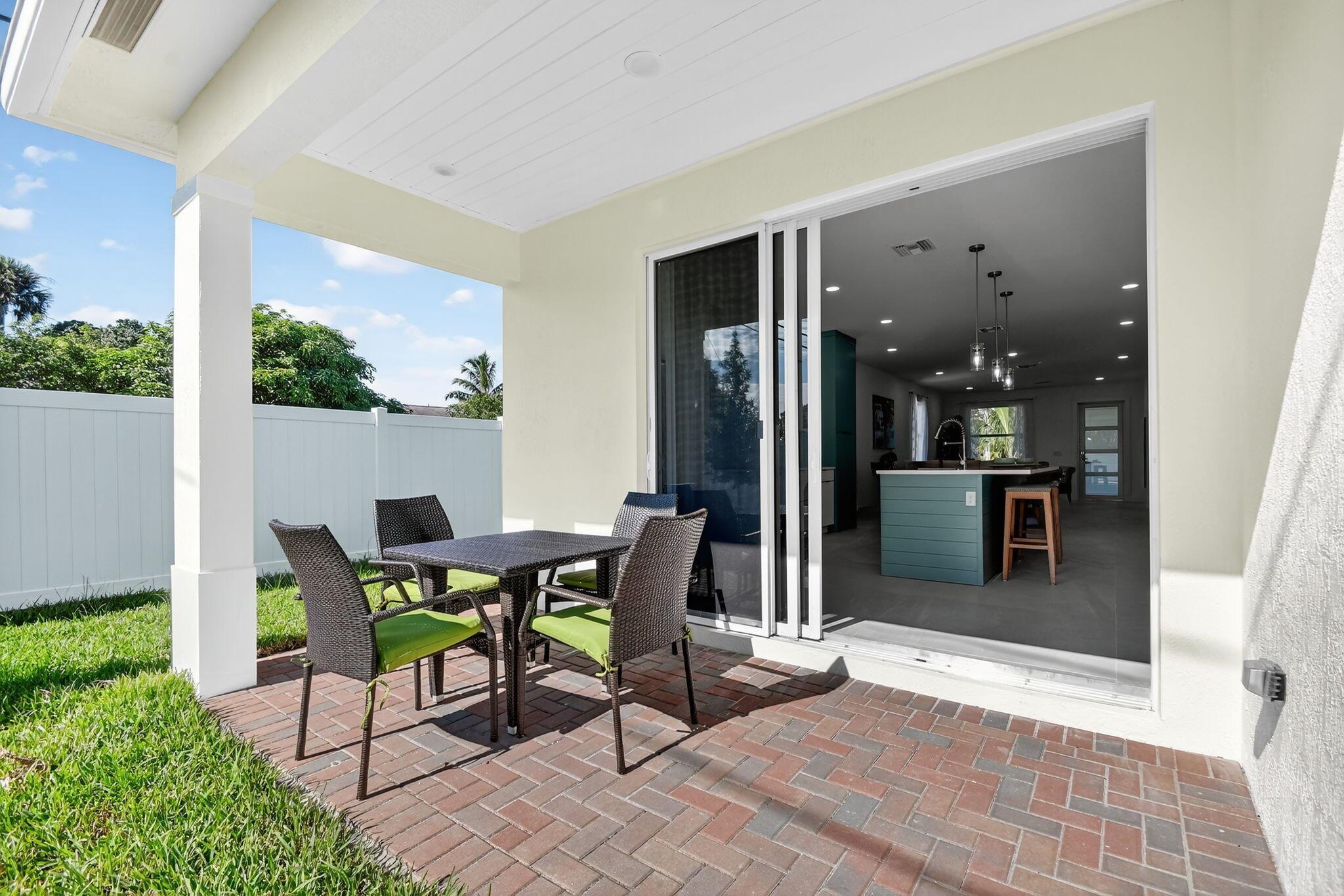 601 N Loxahatchee Dr Jupiter, FL 33458