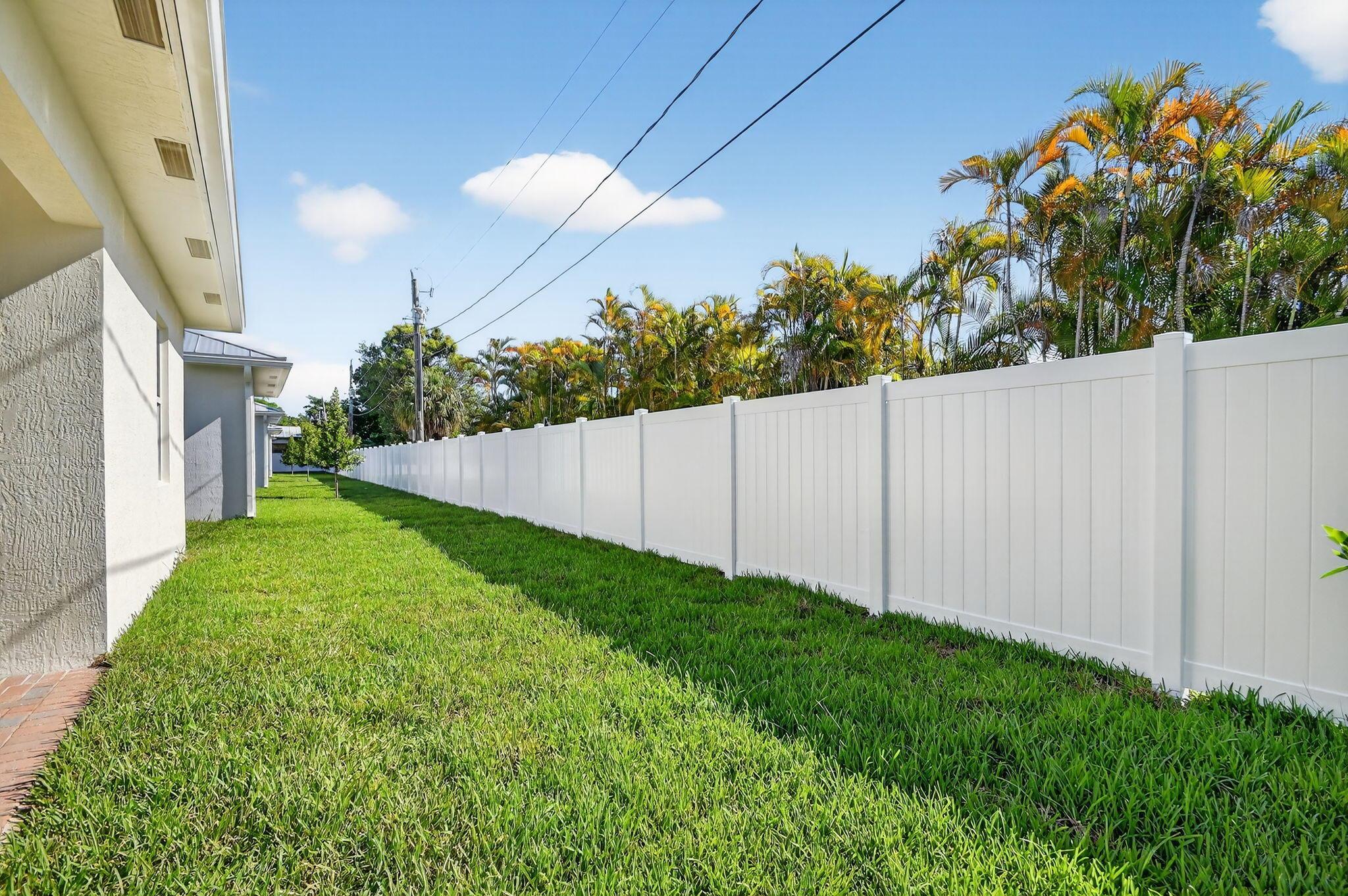 601 N Loxahatchee Dr Jupiter, FL 33458