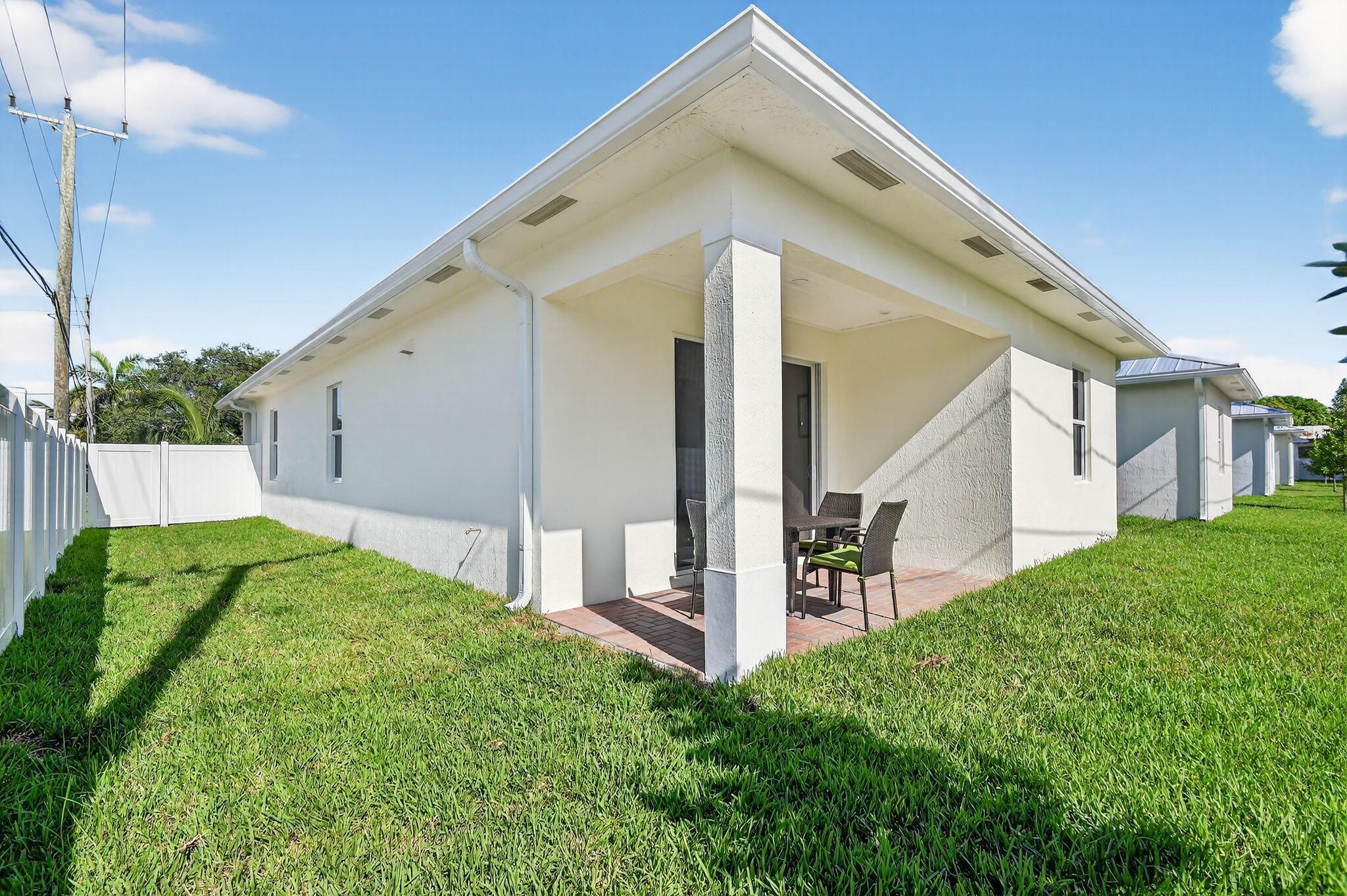 601 N Loxahatchee Dr Jupiter, FL 33458