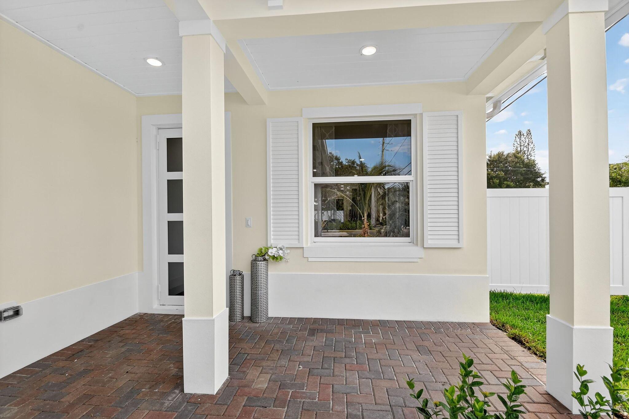 601 N Loxahatchee Dr Jupiter, FL 33458