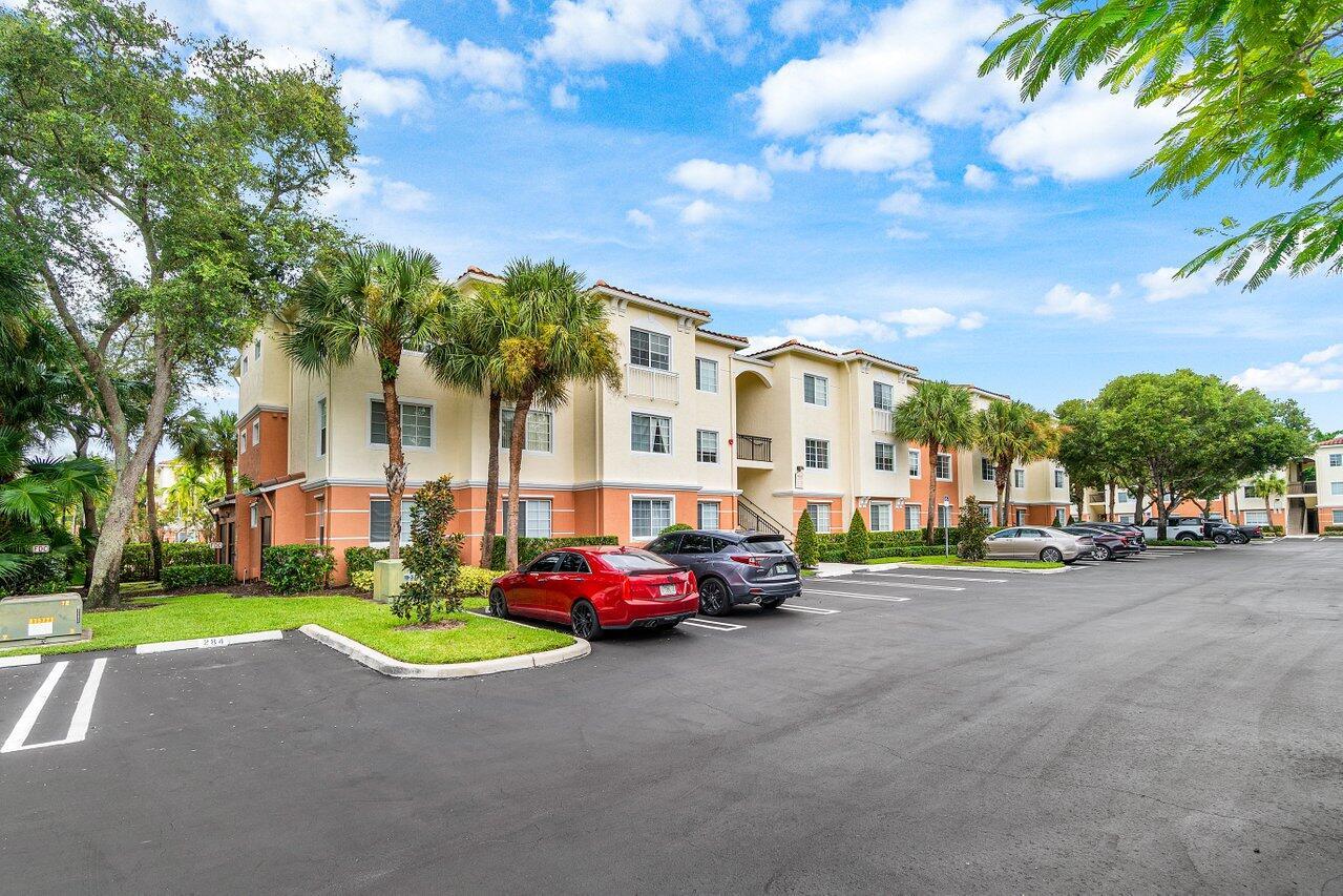9901 Baywinds Dr #3304
