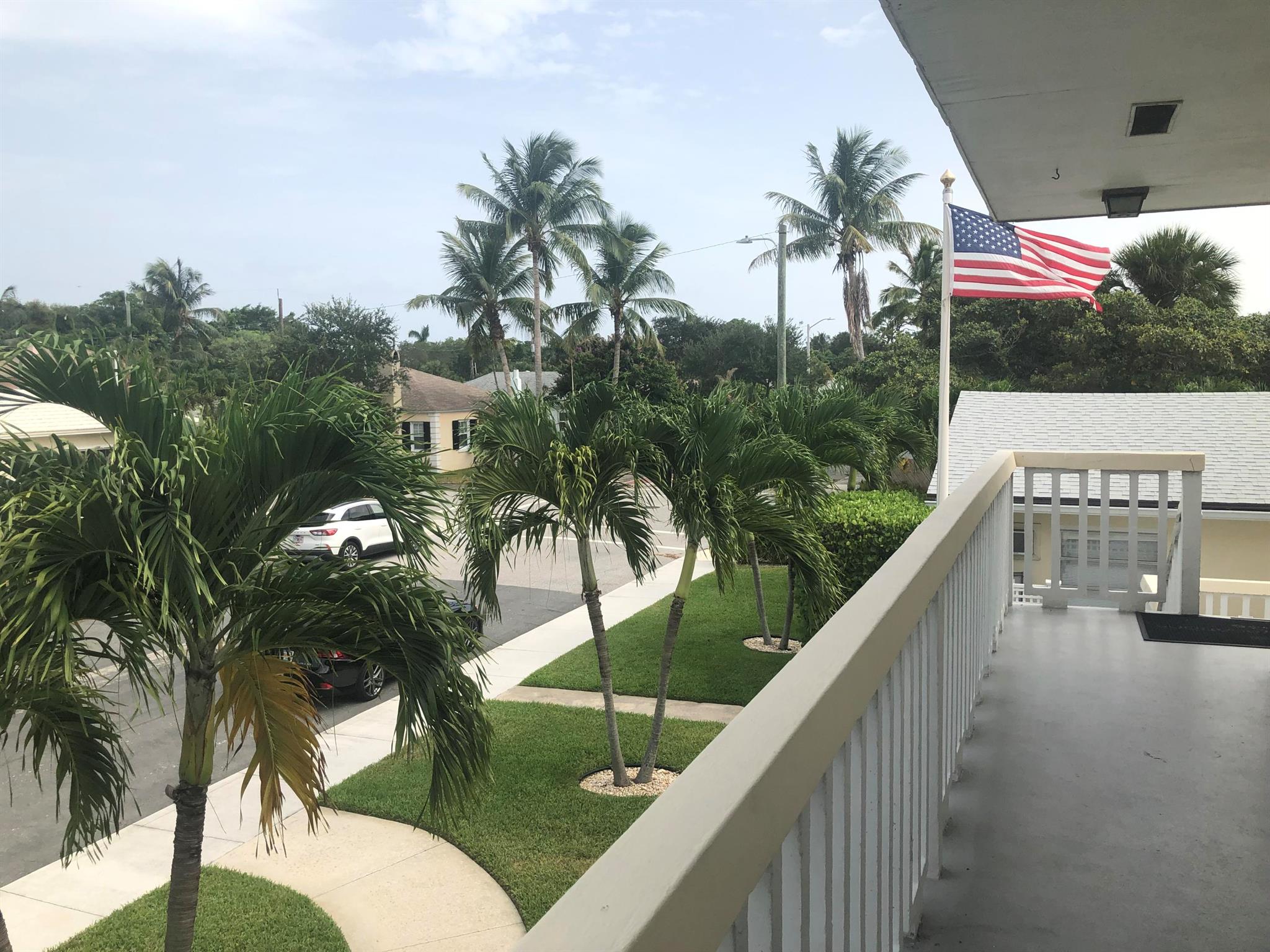 325 S Ocean Breeze #2