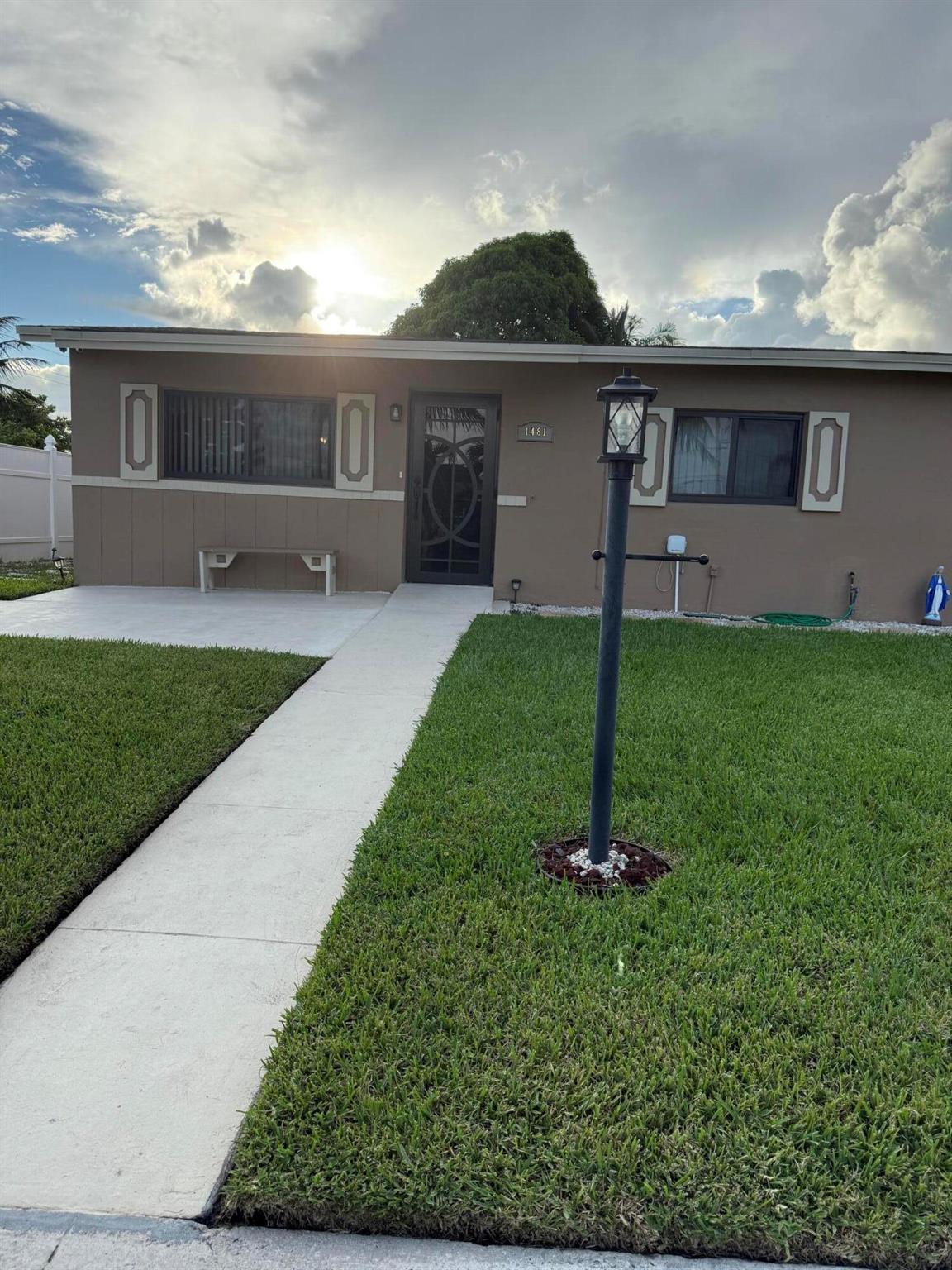 1481 SW 7th Ter