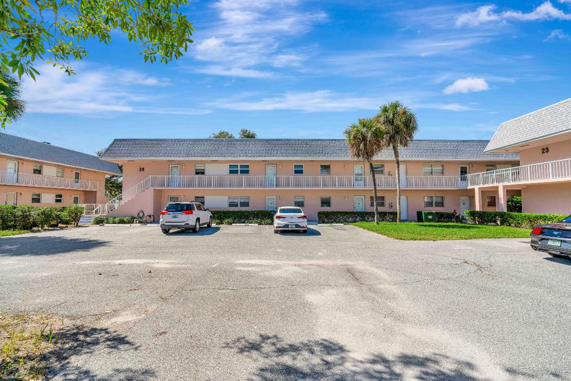 18081 SE Country Clb Dr #24-237 Jupiter, FL 33469