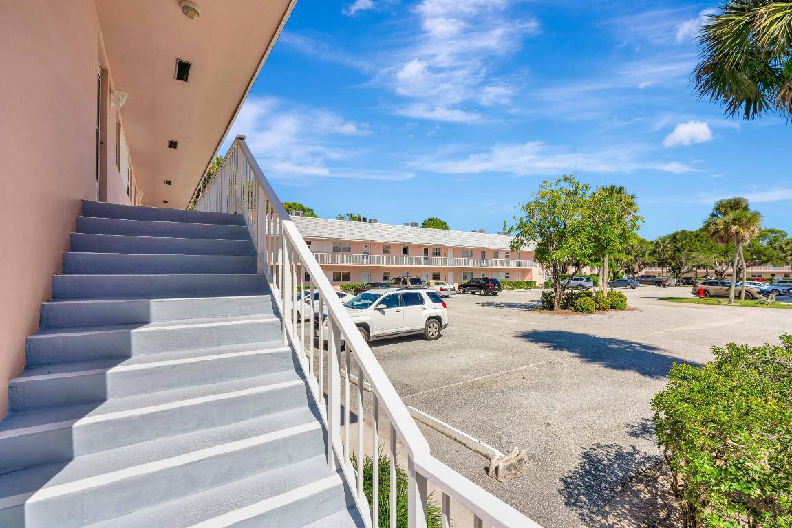 18081 SE Country Clb Dr #24-237 Jupiter, FL 33469