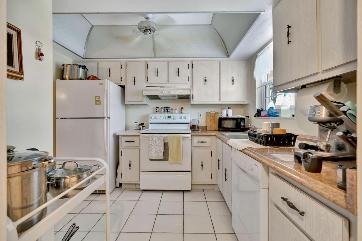 18081 SE Country Clb Dr #24-237 Jupiter, FL 33469