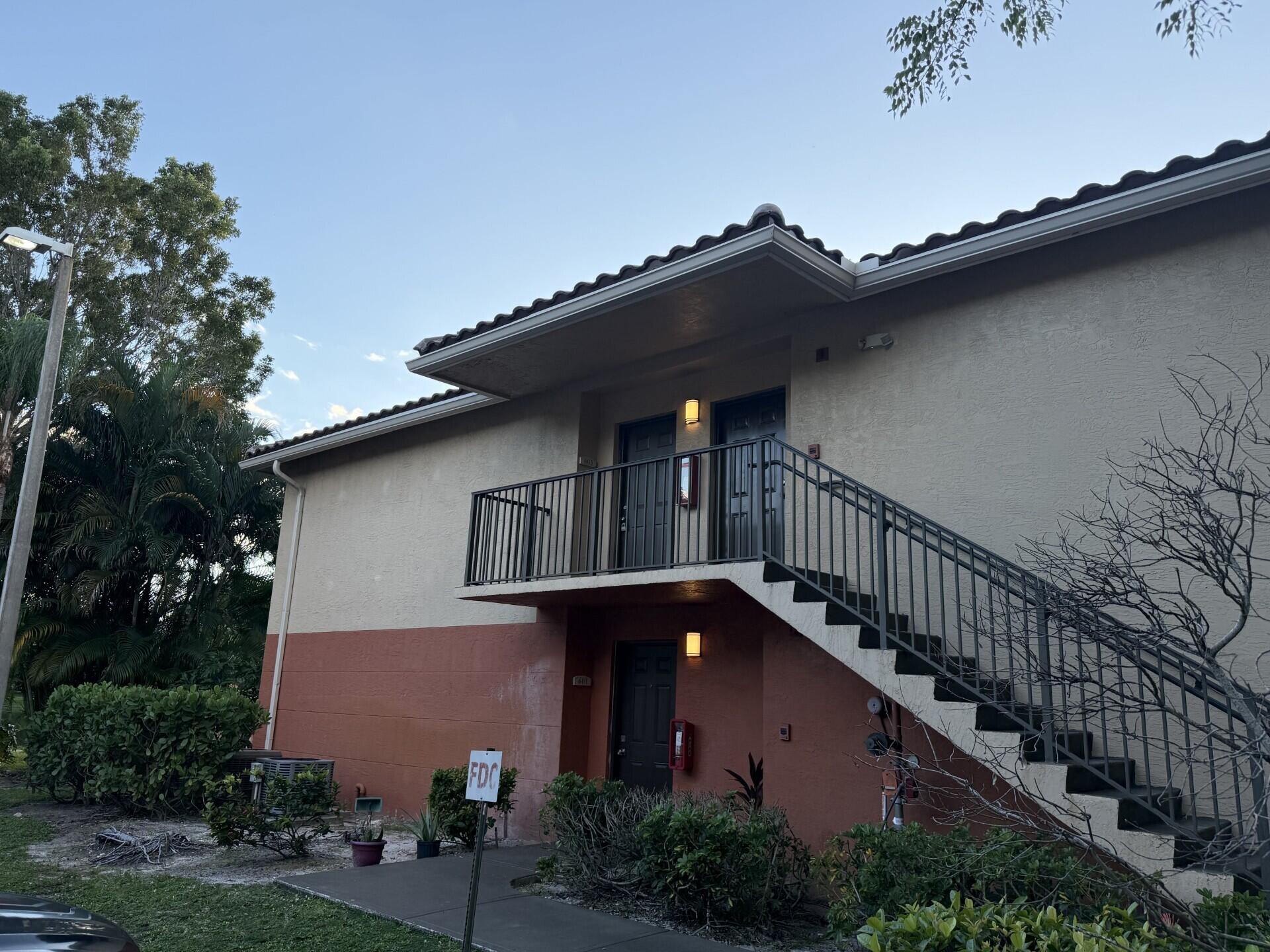 4179 N Haverhill Rd #603