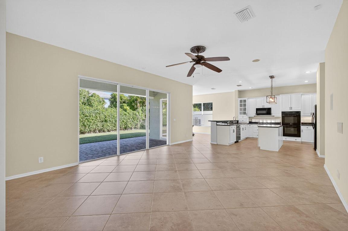103 Villa Nueva Palm Beach Gardens, FL 33418