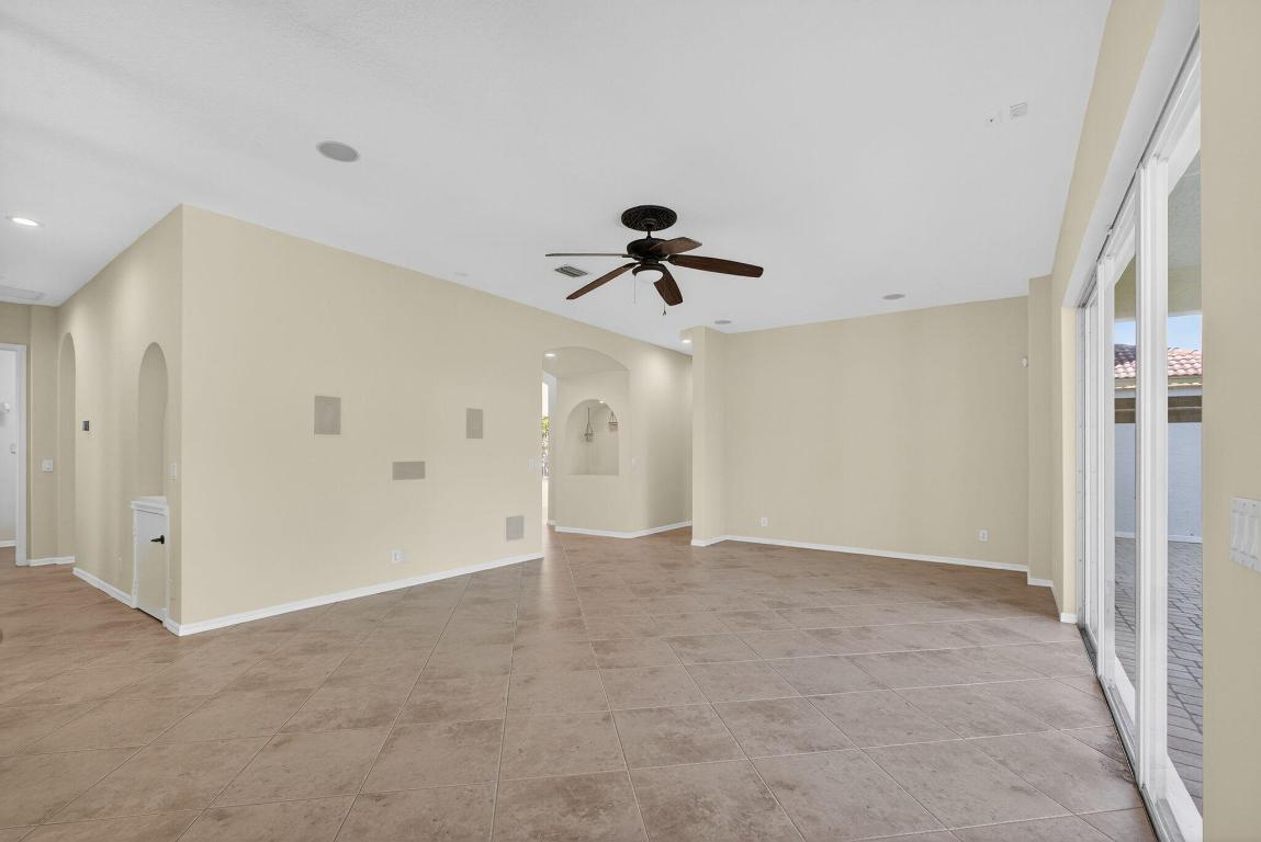 103 Villa Nueva Palm Beach Gardens, FL 33418