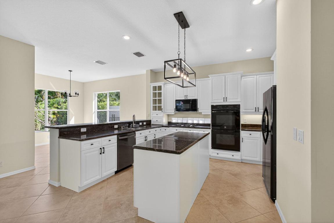 103 Villa Nueva Palm Beach Gardens, FL 33418