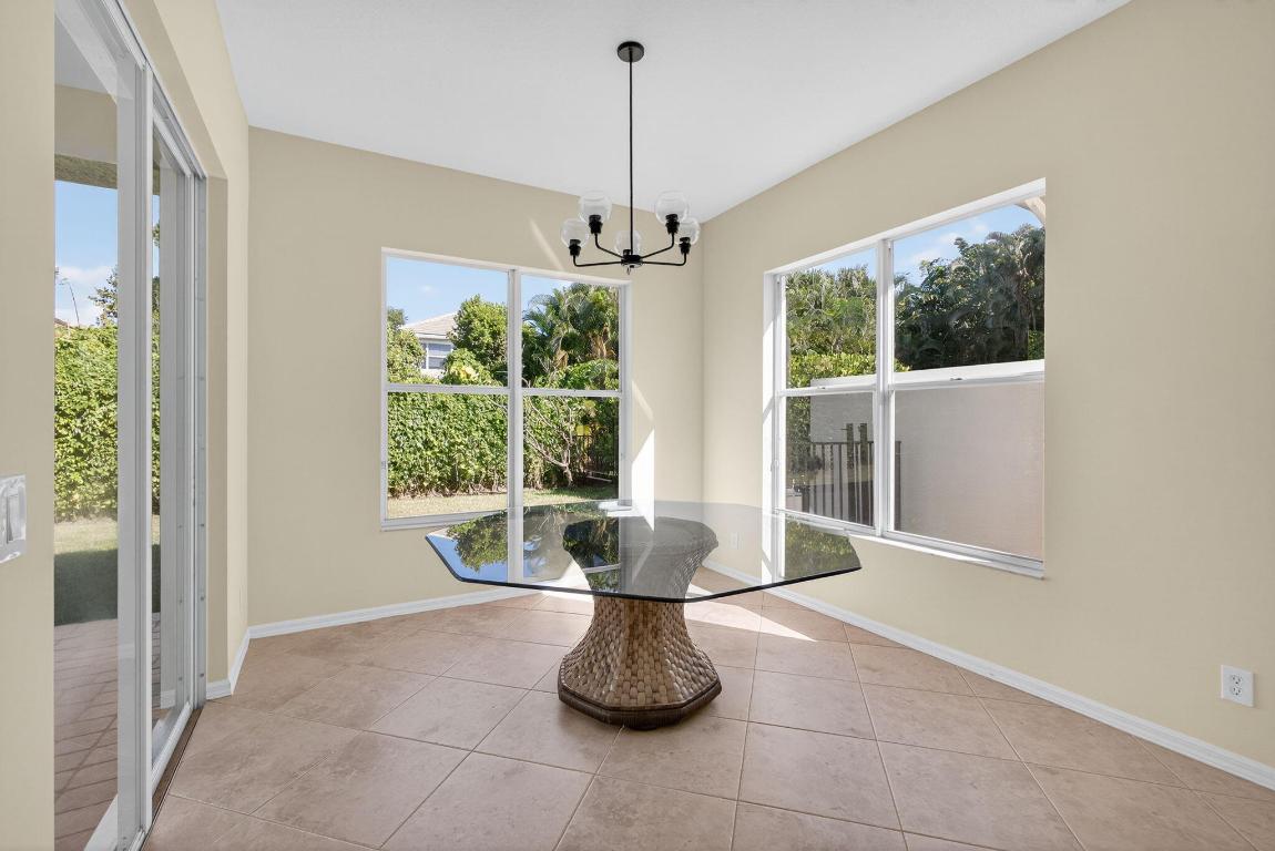 103 Villa Nueva Palm Beach Gardens, FL 33418