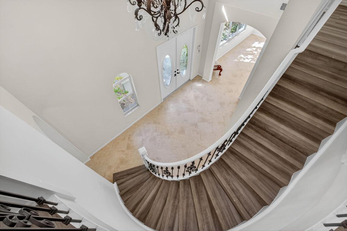 103 Villa Nueva Palm Beach Gardens, FL 33418