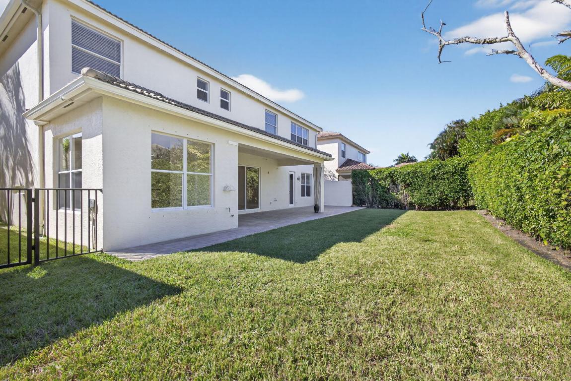 103 Villa Nueva Palm Beach Gardens, FL 33418