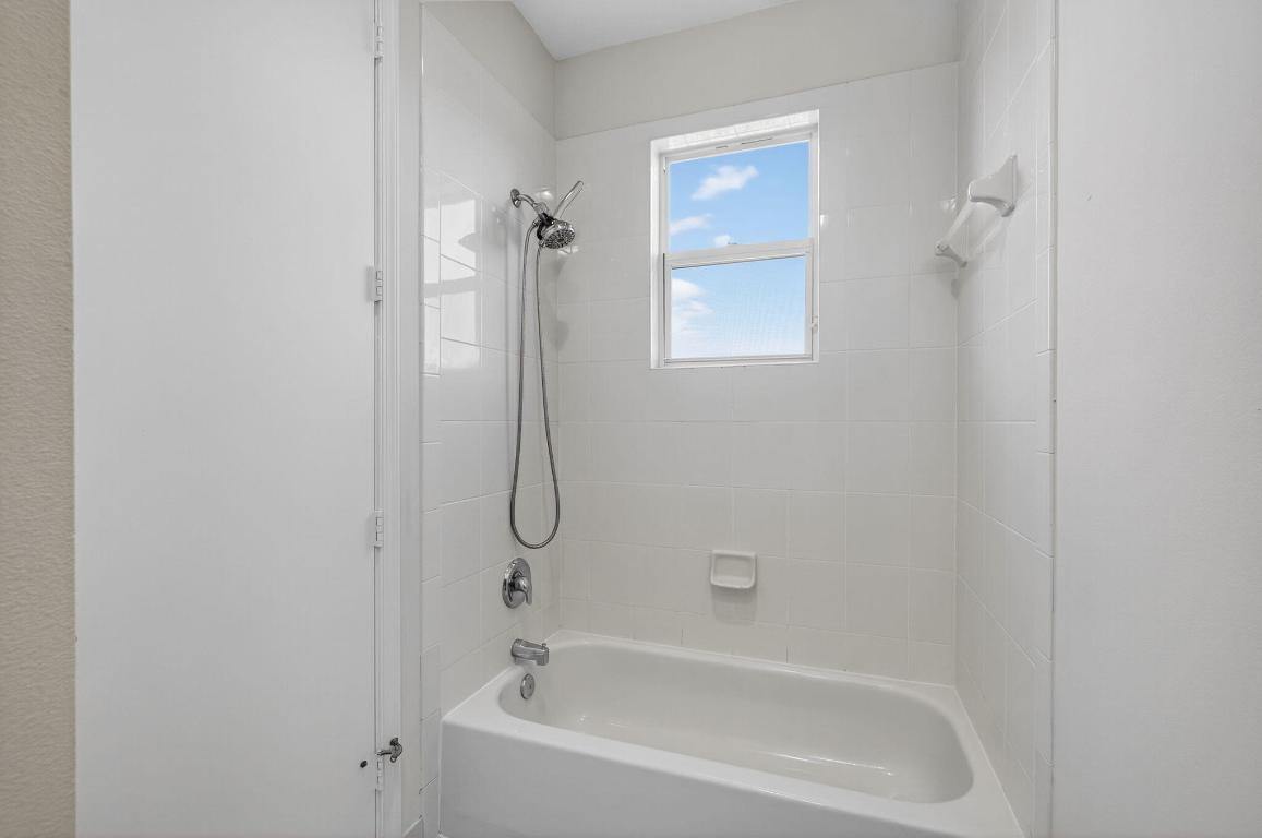 103 Villa Nueva Palm Beach Gardens, FL 33418