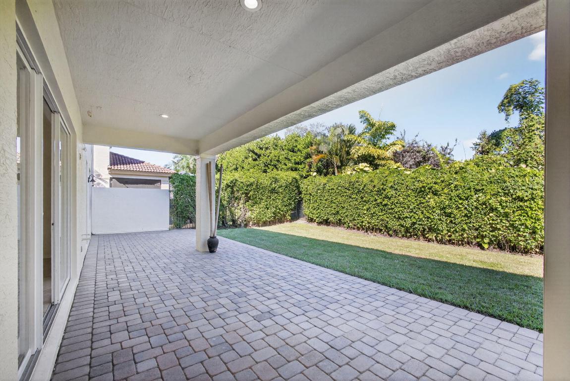 103 Villa Nueva Palm Beach Gardens, FL 33418