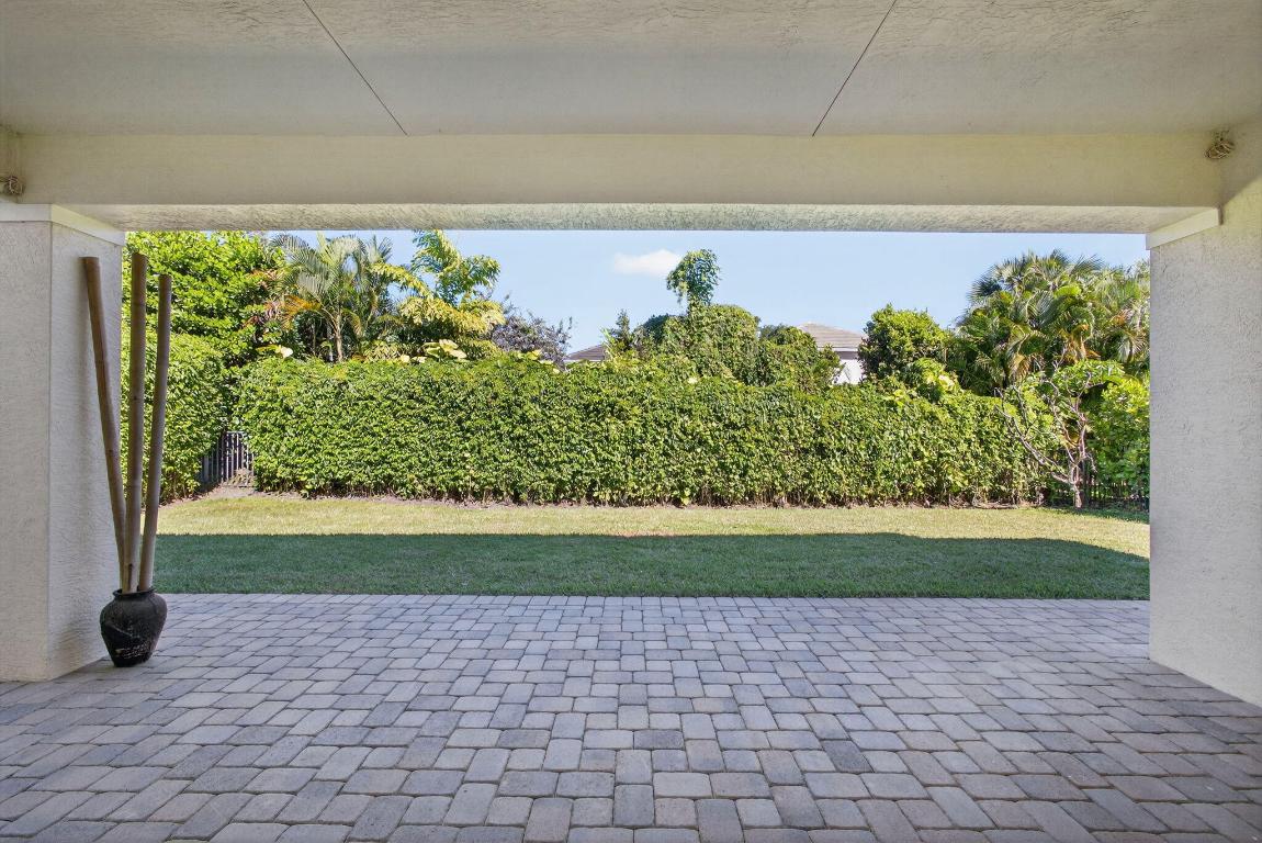 103 Villa Nueva Palm Beach Gardens, FL 33418