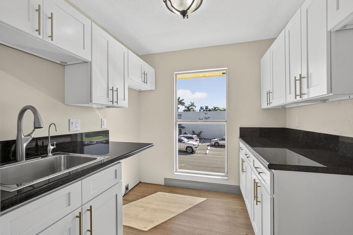 727 Hummingbird Way #6 North Palm Beach, FL 33408