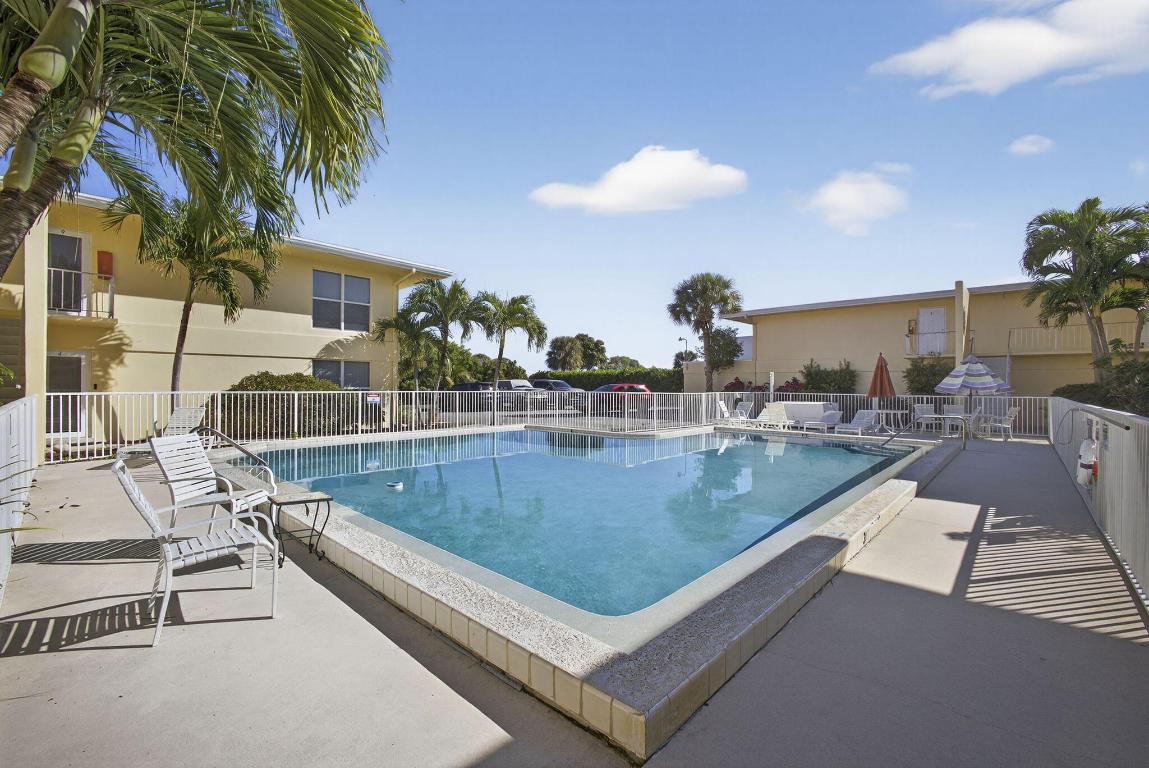 727 Hummingbird Way #6 North Palm Beach, FL 33408