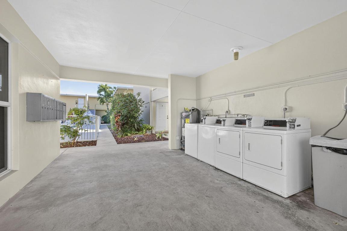 727 Hummingbird Way #6 North Palm Beach, FL 33408