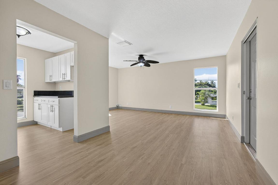 727 Hummingbird Way #6 North Palm Beach, FL 33408