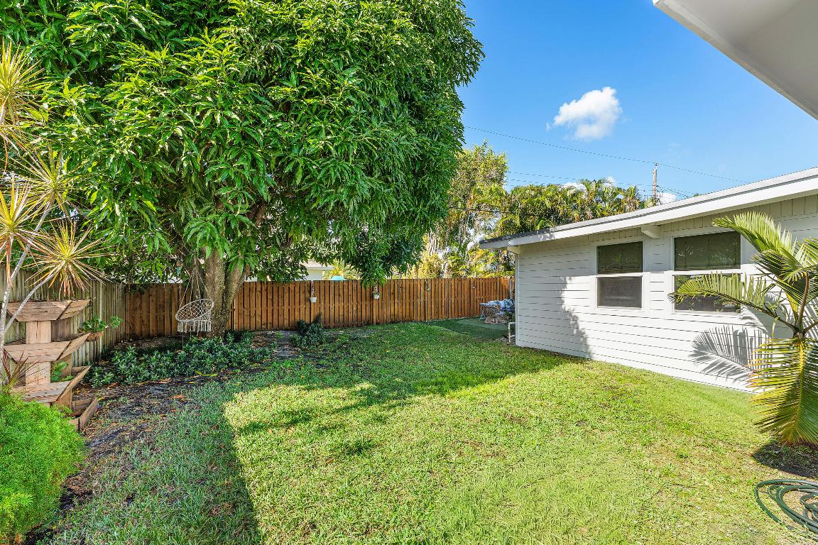 514 N Dover Rd Tequesta, FL 33469