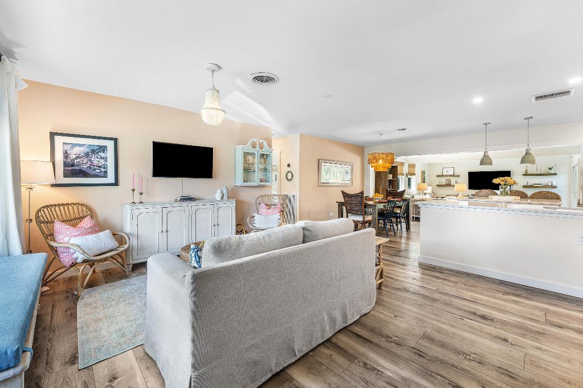 514 N Dover Rd Tequesta, FL 33469