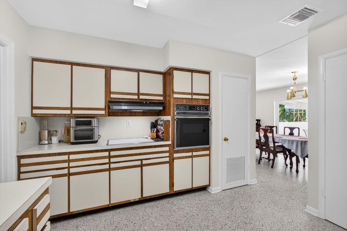 726 Flamingo Way North Palm Beach, FL 33408