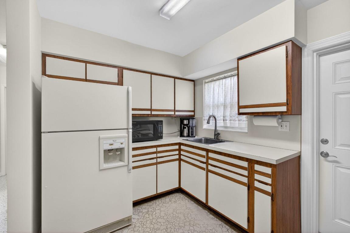 726 Flamingo Way North Palm Beach, FL 33408