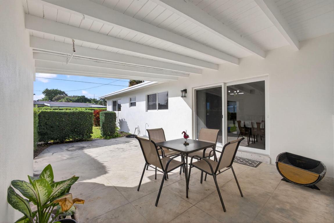 726 Flamingo Way North Palm Beach, FL 33408