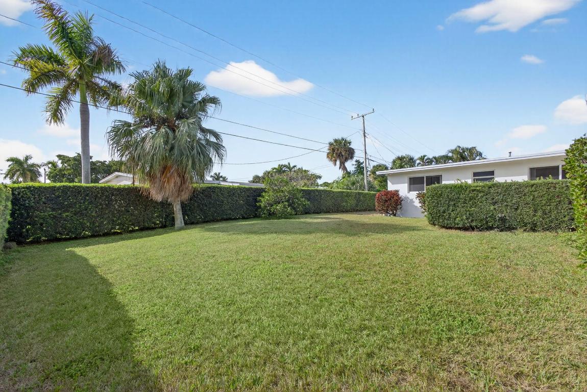 726 Flamingo Way North Palm Beach, FL 33408