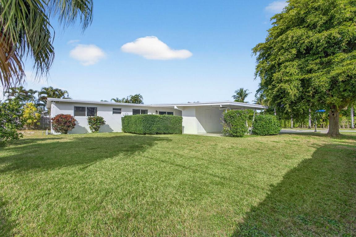 726 Flamingo Way North Palm Beach, FL 33408