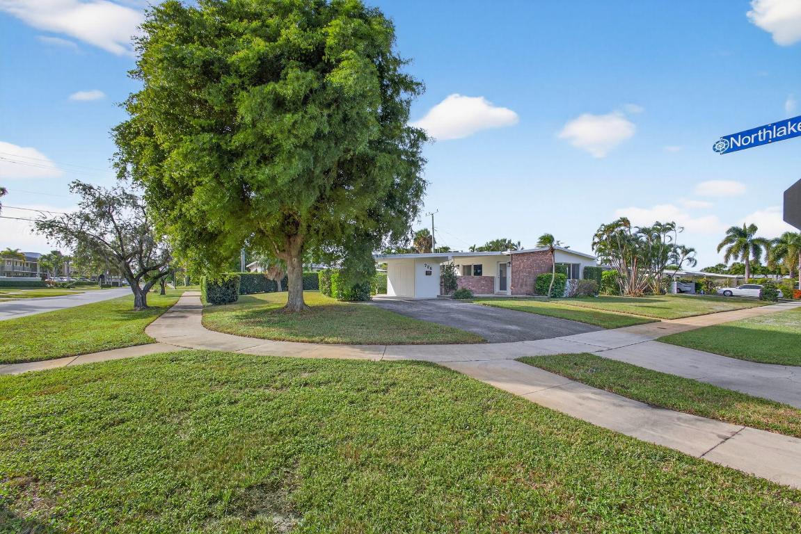726 Flamingo Way North Palm Beach, FL 33408