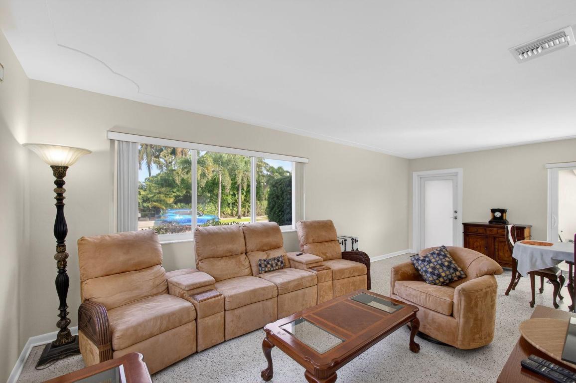 726 Flamingo Way North Palm Beach, FL 33408