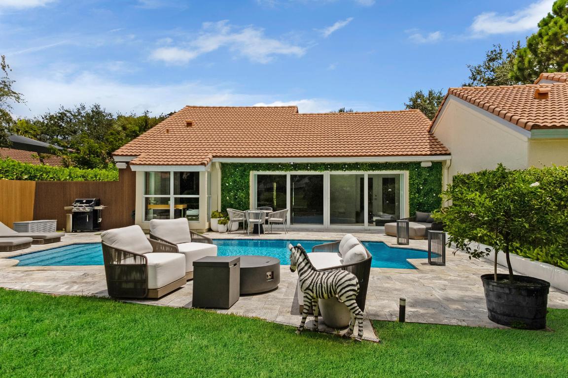 2291 Las Casitas Dr Wellington, FL 33414