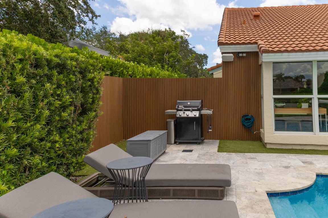 2291 Las Casitas Dr Wellington, FL 33414