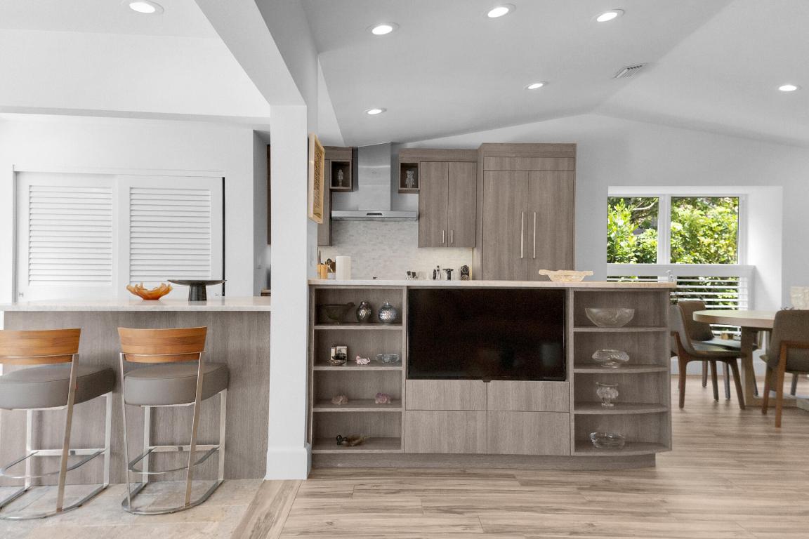 2291 Las Casitas Dr Wellington, FL 33414