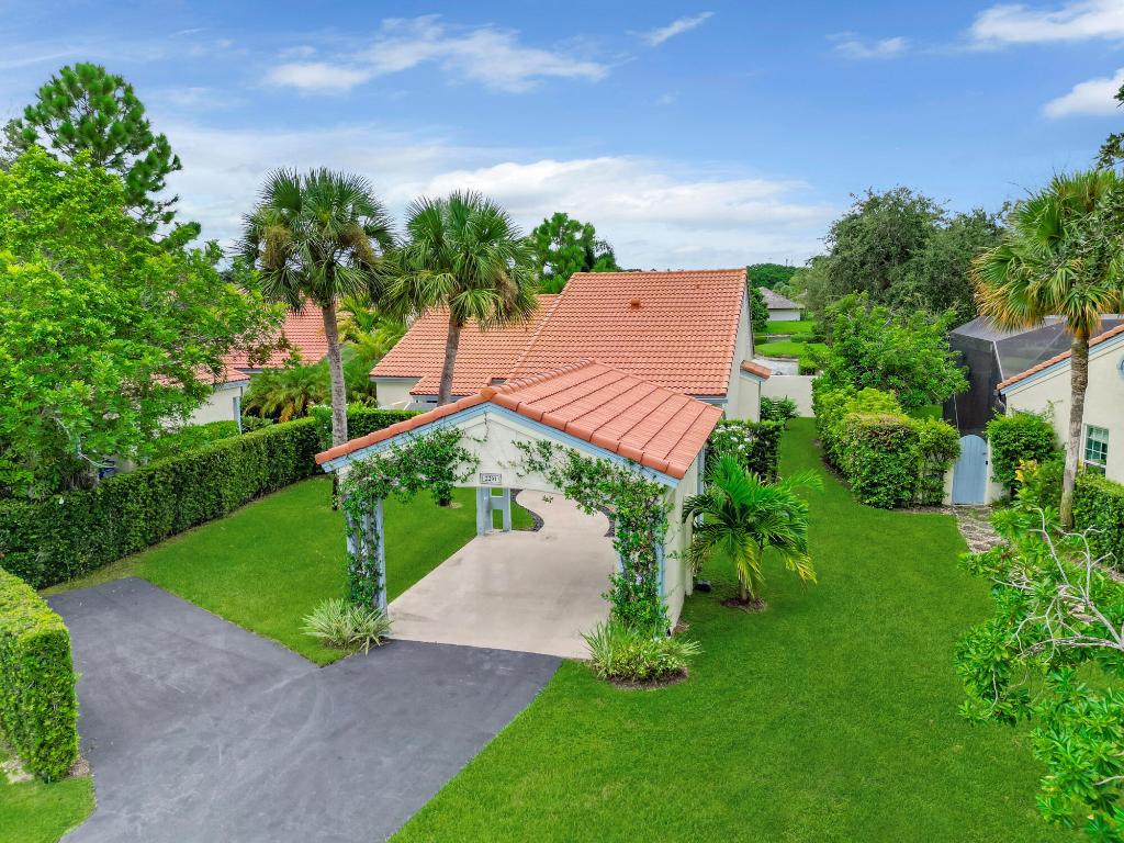 2291 Las Casitas Dr Wellington, FL 33414