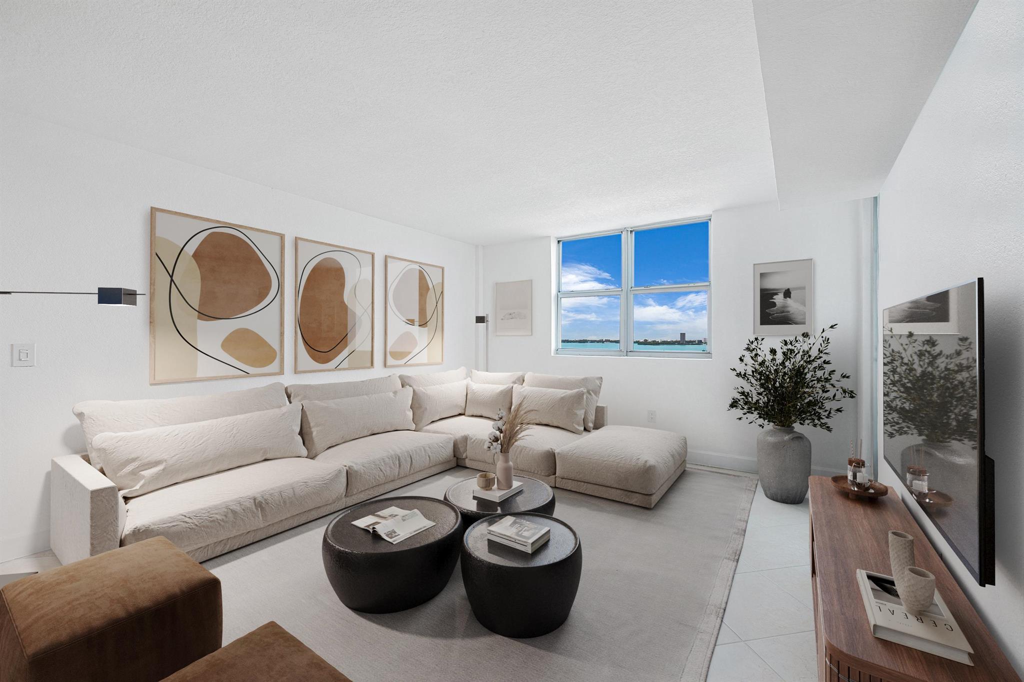 7501 E Treasure Dr #8n