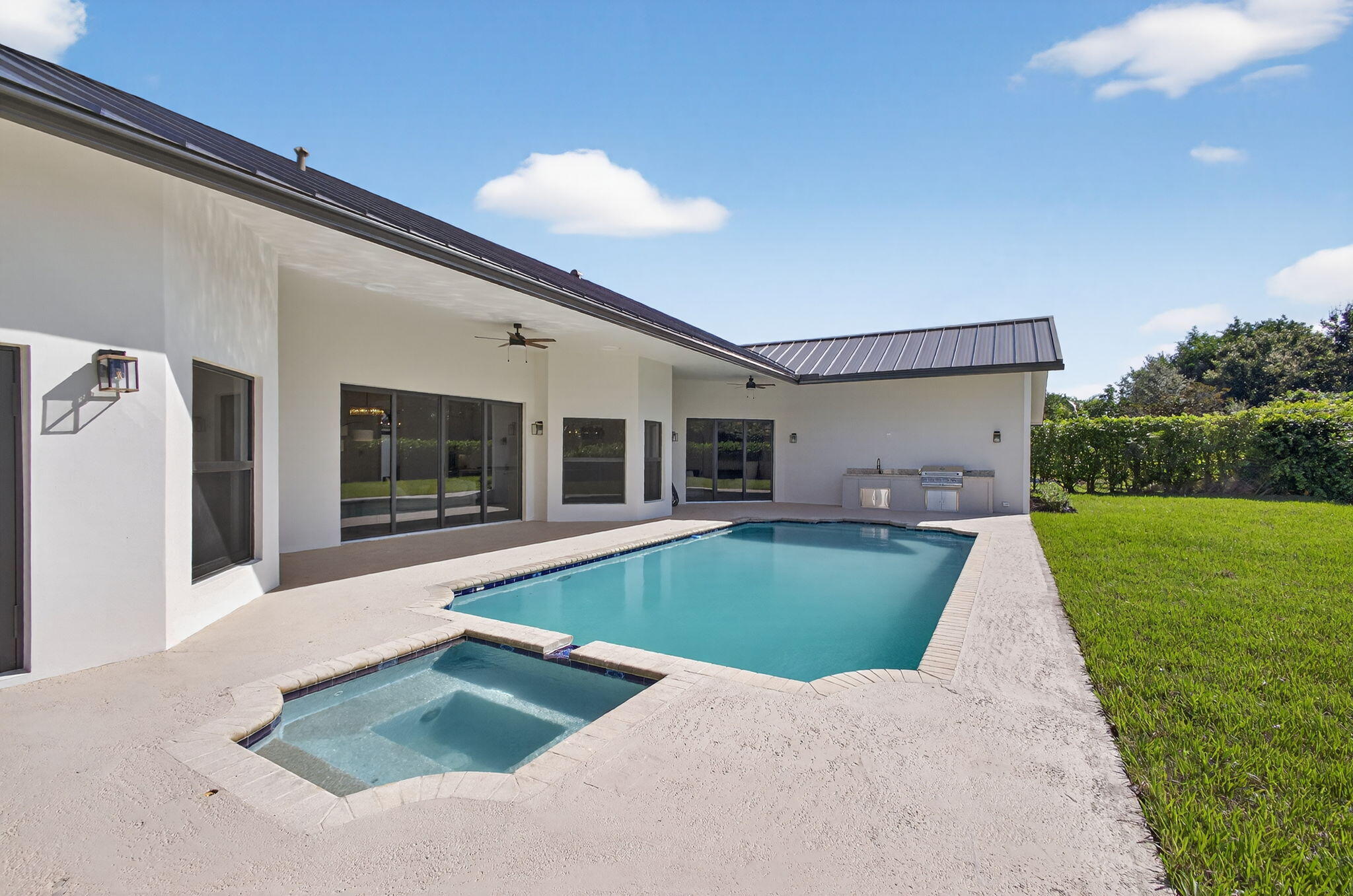 18240 SE Heritage Tequesta, FL 33469