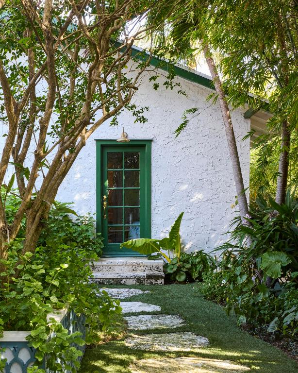 310 Vallette West Palm Beach, FL 33401