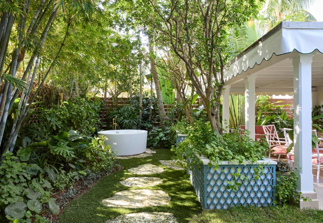 310 Vallette West Palm Beach, FL 33401