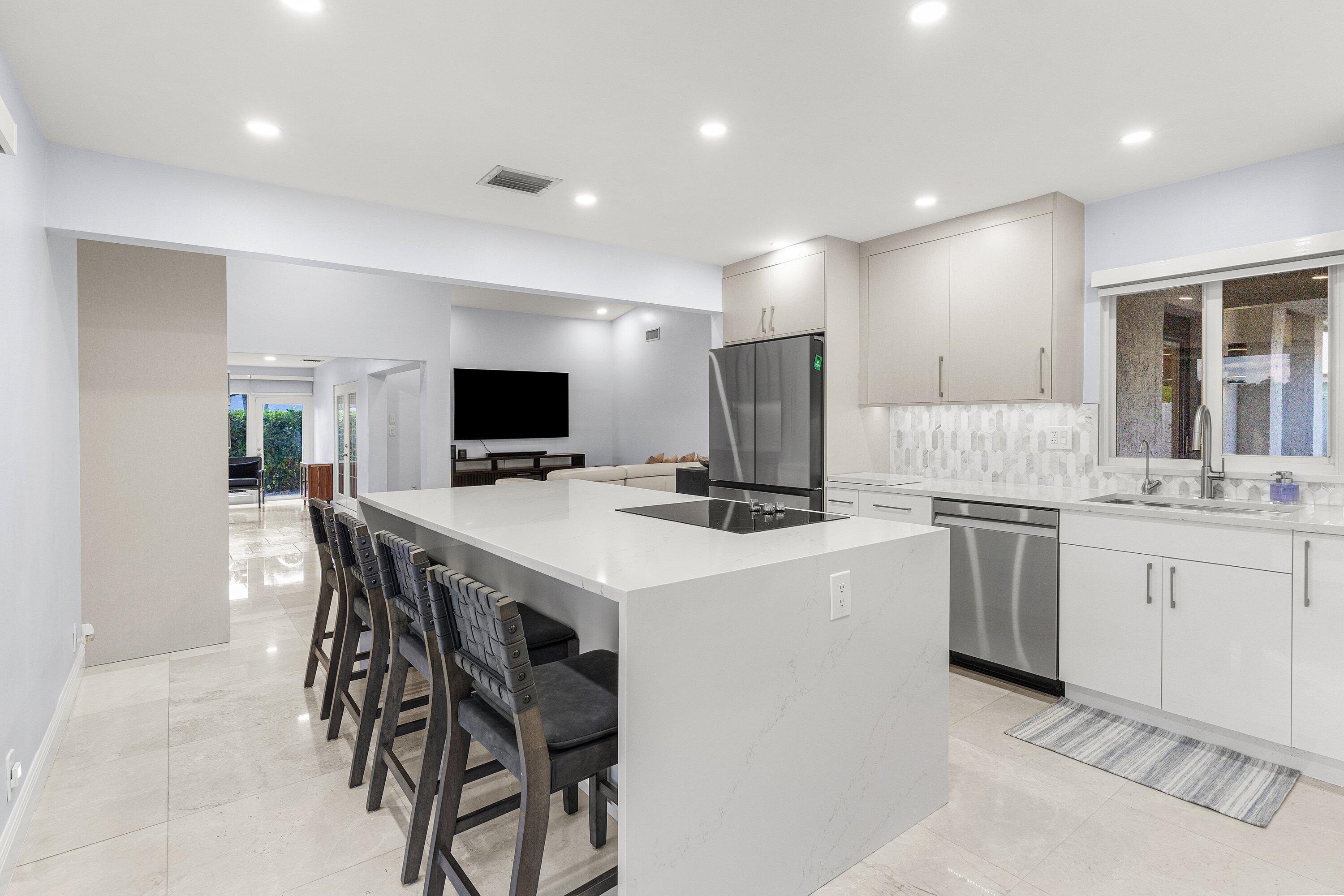 2105 NW 12th Delray Beach, FL 33445