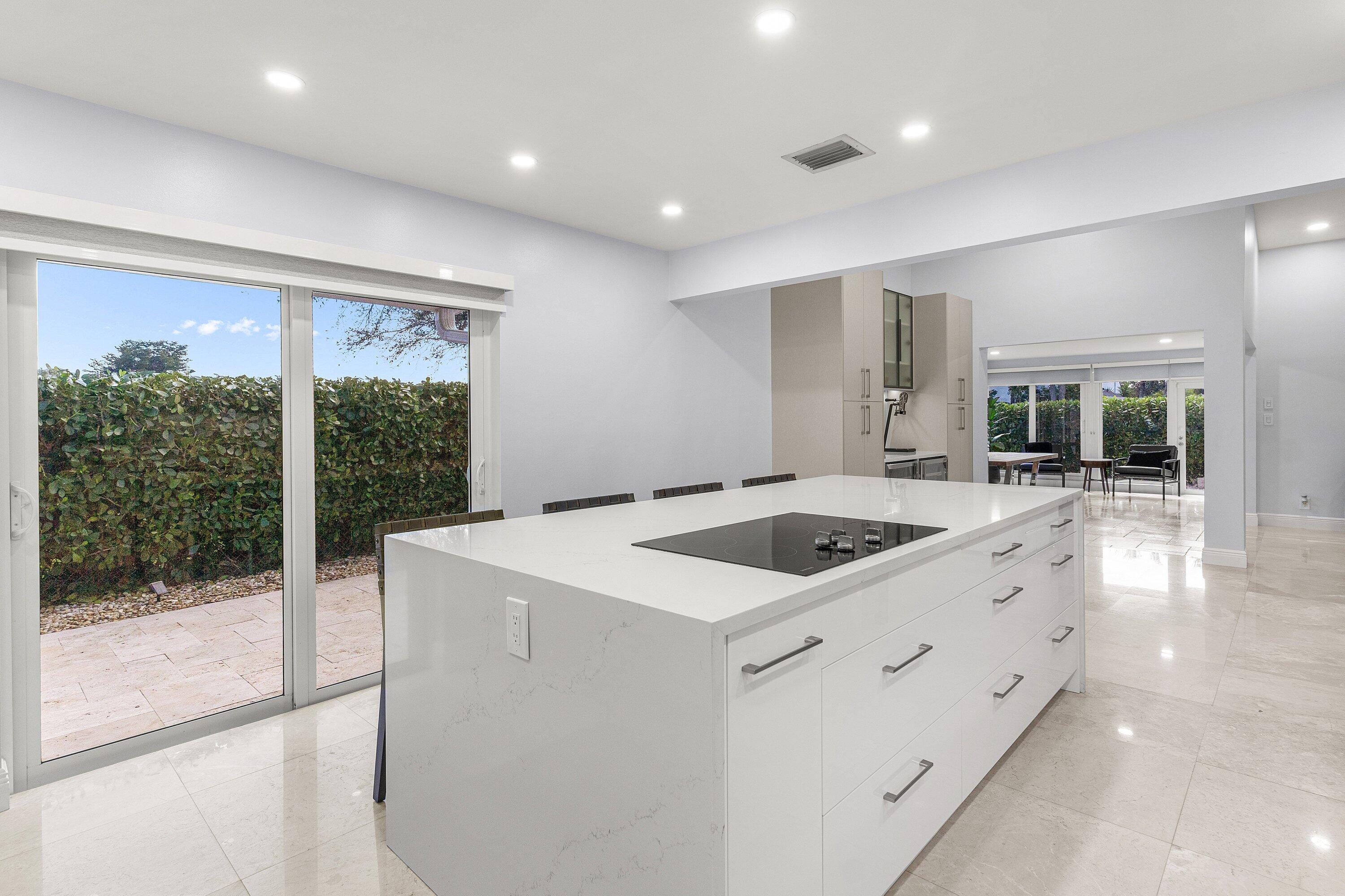 2105 NW 12th Delray Beach, FL 33445