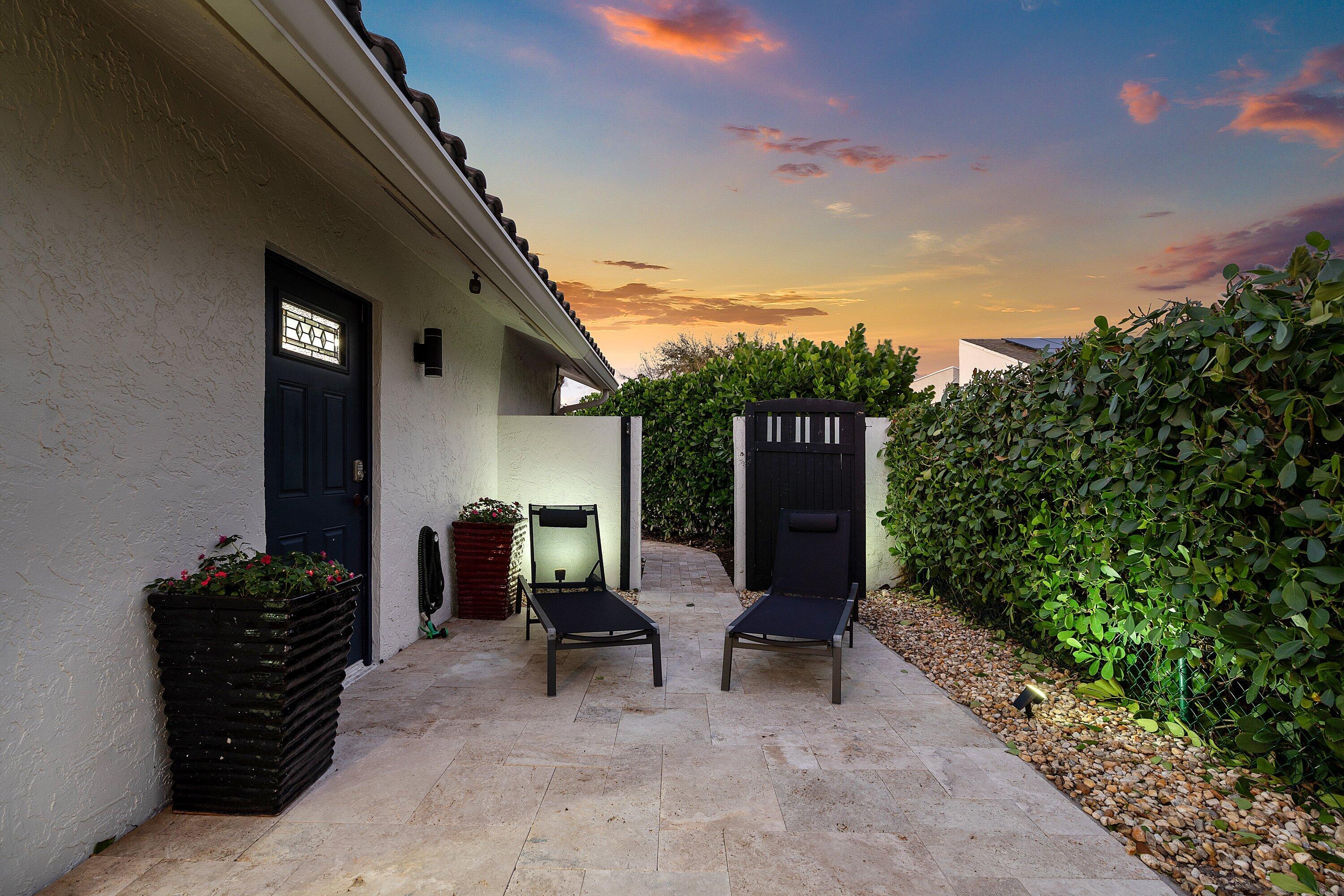 2105 NW 12th Delray Beach, FL 33445